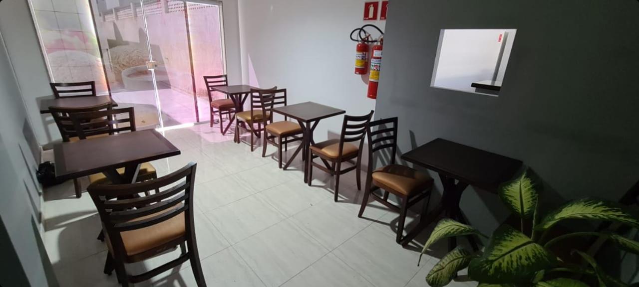 Petro Hotel Candeias Candeias  Екстериор снимка